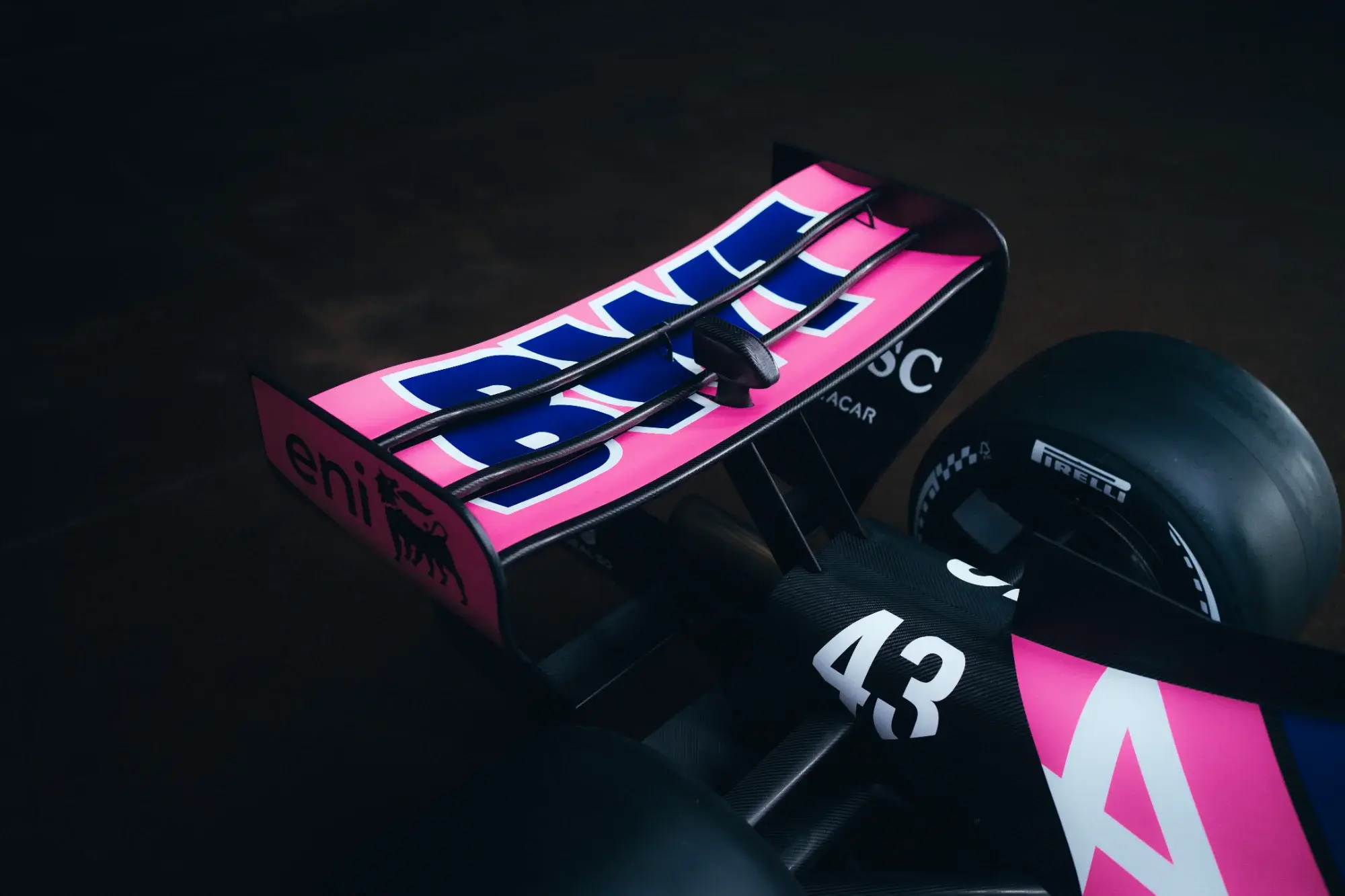 BWT presente en el lateral del Alpine