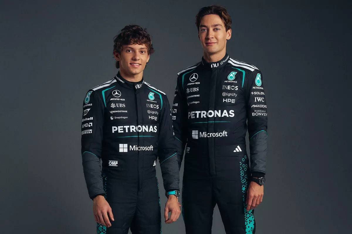 Kimi Antonelli y George Russell