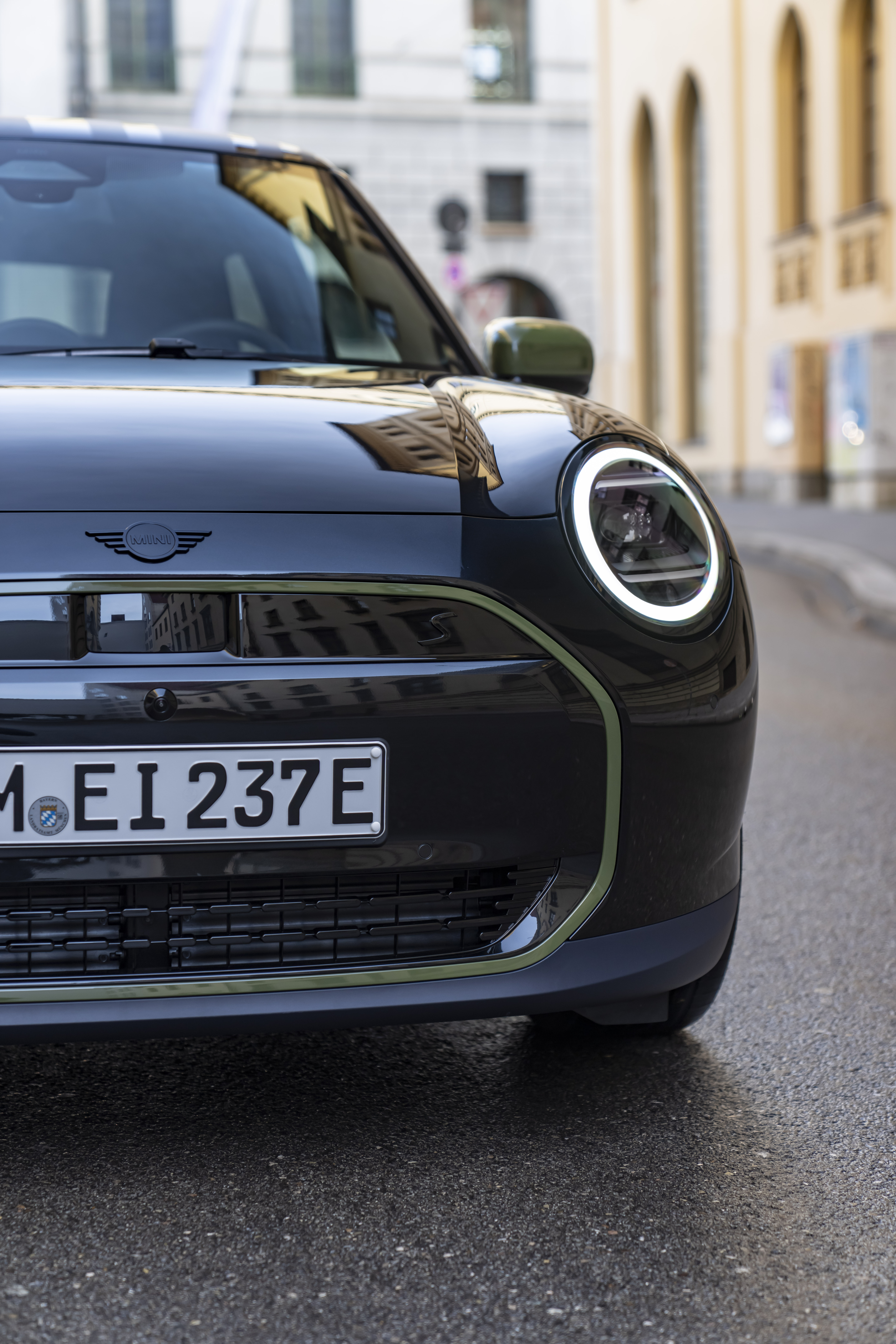 MINI Cooper SE Paul Smith Edition