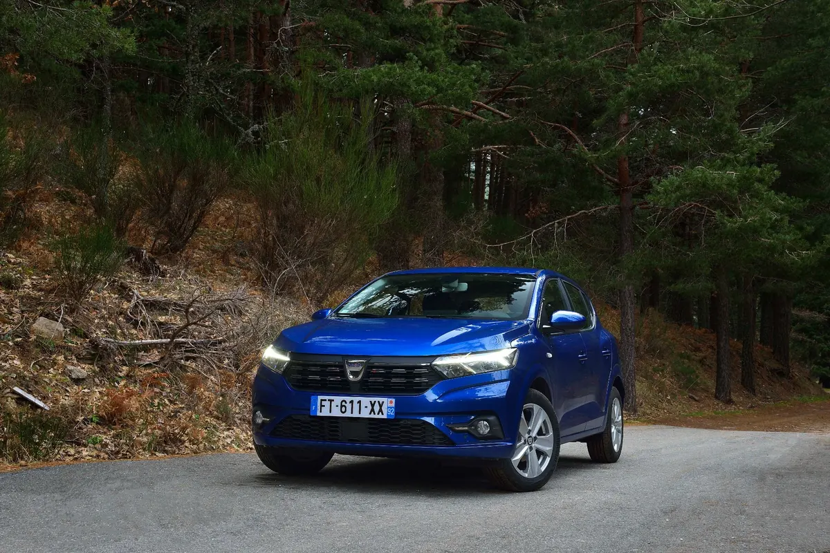 El Dacia Sandero, el cuarto de esta lista de coches de gasolina que menos consumen
