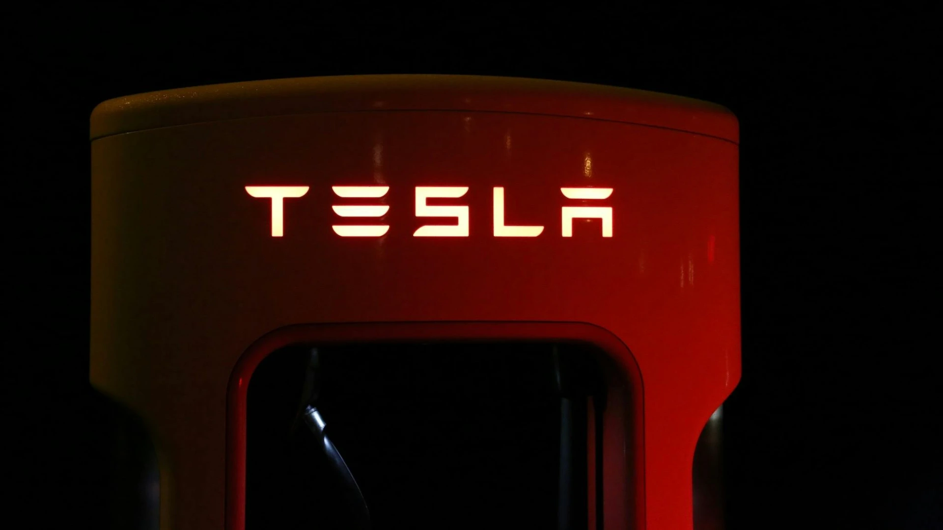 Tesla Supercharger es el caso más caro de cuánto cuesta cargar un coche eléctrico en España en 2026
