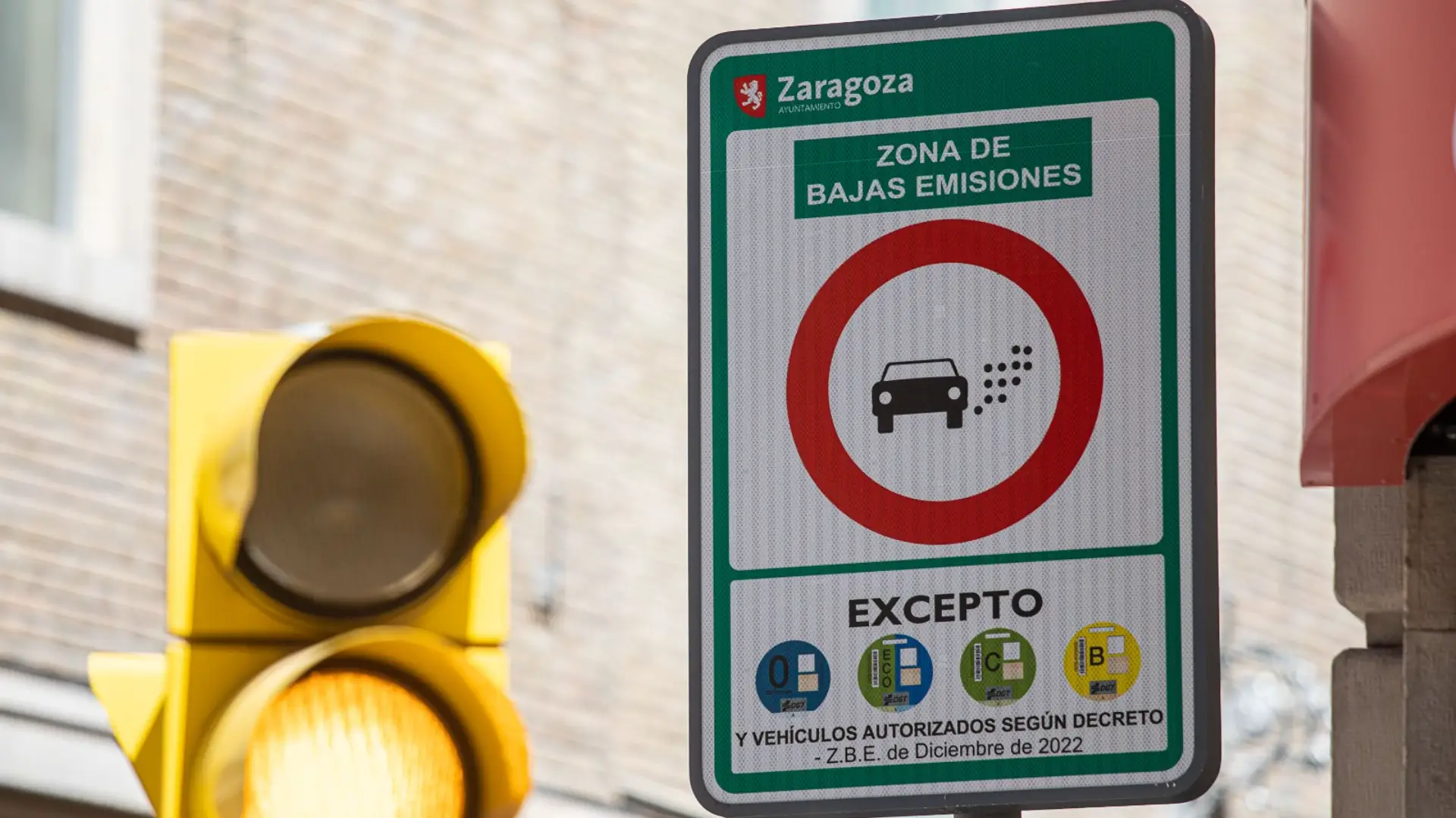 La etiqueta DGT obligatoria será en muchas ciudades dentro de poco